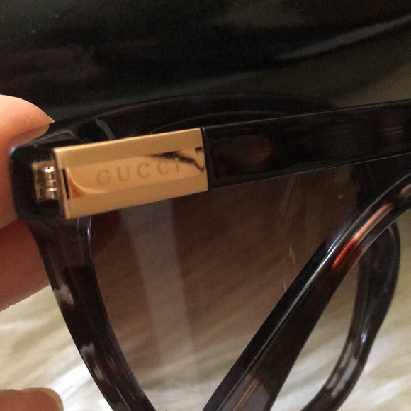 Authentic Gucci Sunglasses with original box set - Picture 3 of 3